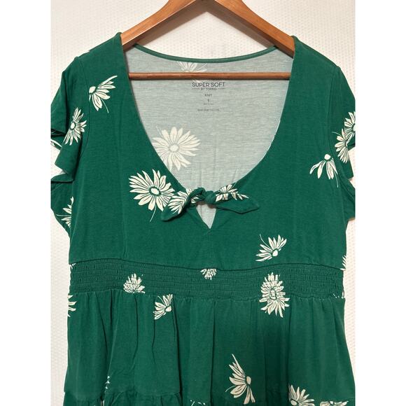 Torrid Super Soft Knits Plus Green Floral Tie Front Keyhole Babydoll Top 1X - Picture 2 of 10